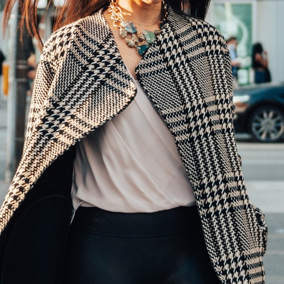 Statement BCBG necklace - Picture 3 of 11